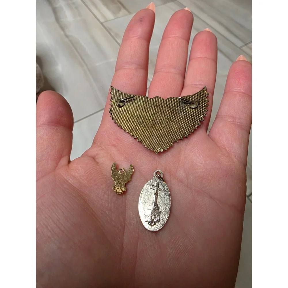 Vintage Harley Davidson Eagle Wing Pin Charm and Religious Medal Lot 3pc‎